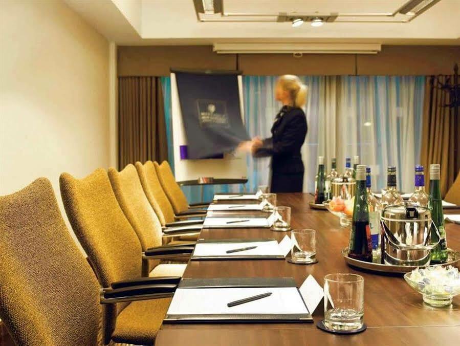 Mercure St Paul's & Hotel 4*